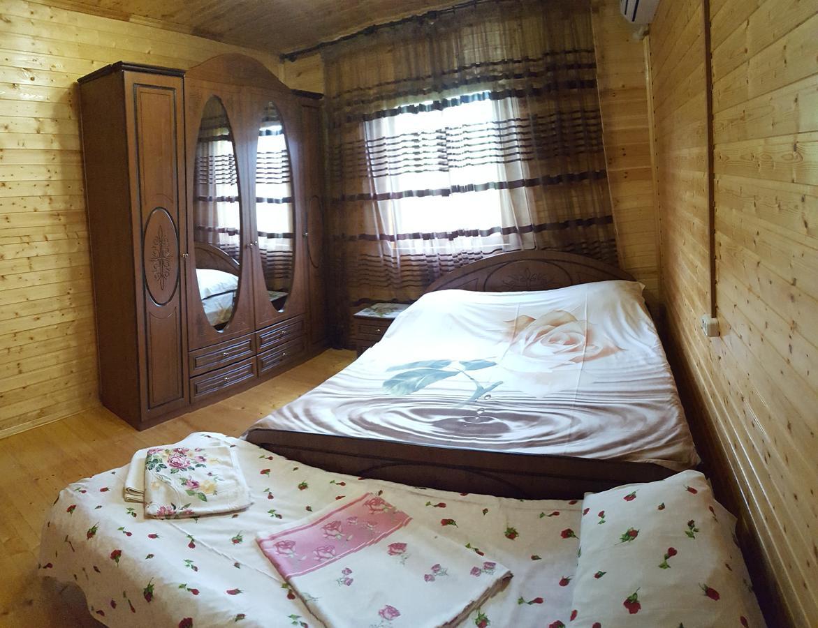U Iriny Hotel 피준다 외부 사진