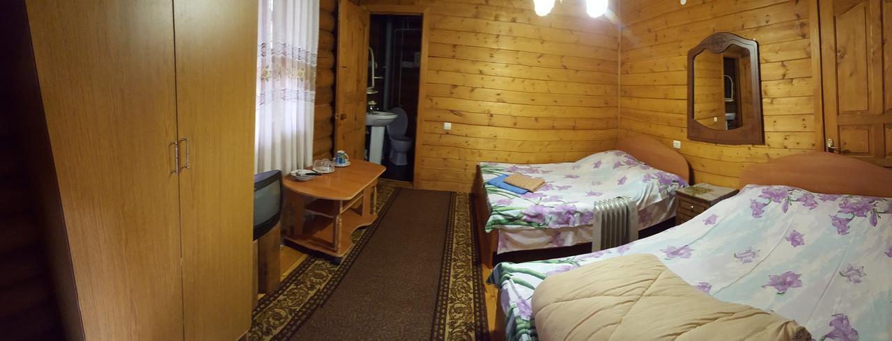 U Iriny Hotel 피준다 외부 사진
