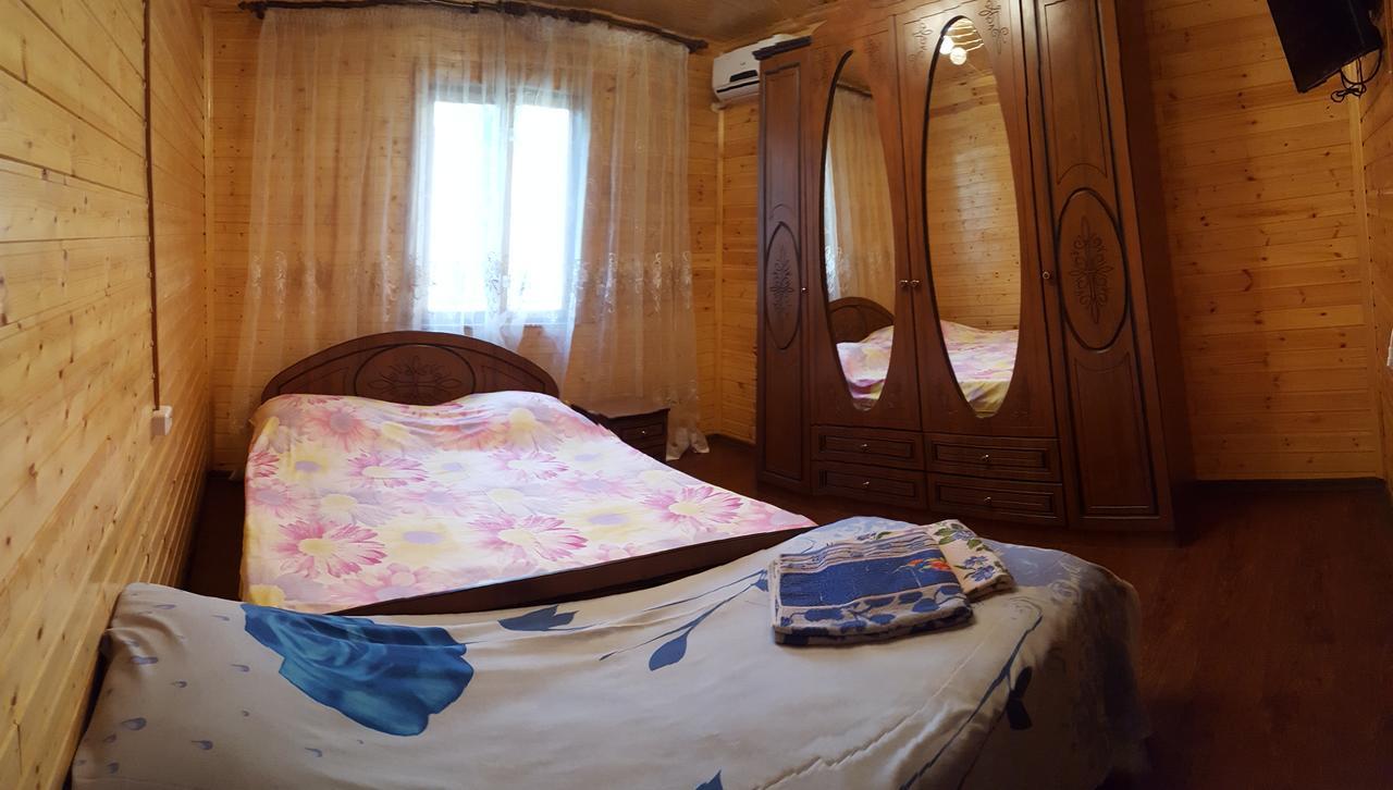 U Iriny Hotel 피준다 외부 사진